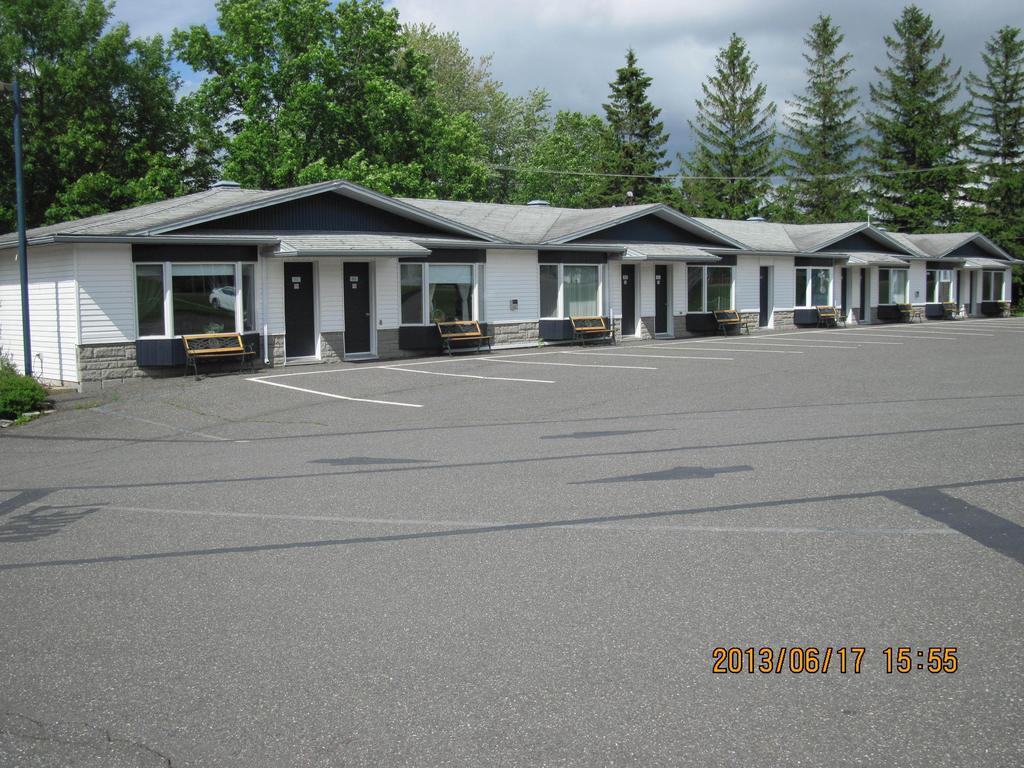 Motel Parc Beaumont Inc. Esterno foto